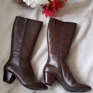 New Bronx  leather  boots sz 39 feels like sz 8